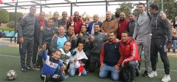   وزير الأوقاف يهنئ فريق الوزارة للكرة الخماسية بعد تتويجه ببطولة دوري المصالح الحكومية