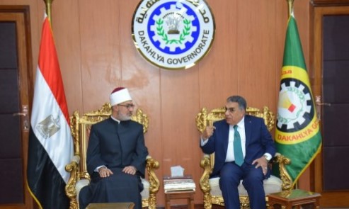 محافظ الدقهلية يستقبل مفتي الجمهورية للتهنئة بالعيد القومي