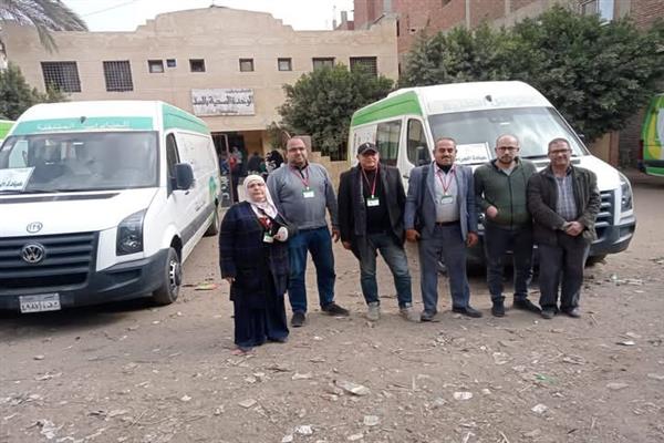 الكشف على 1424 مواطنا فى قافلة مجانية بالقليوبية