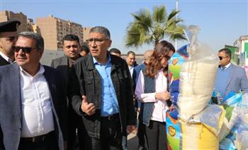   محافظ الجيزة يتابع انتظام تشغيل أسواق اليوم الواحد بأحياء الهرم و الطالبية