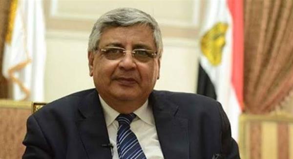 تاج الدين: توجيهات رئاسية بتوسيع منظومة التأمين الصحي الشامل