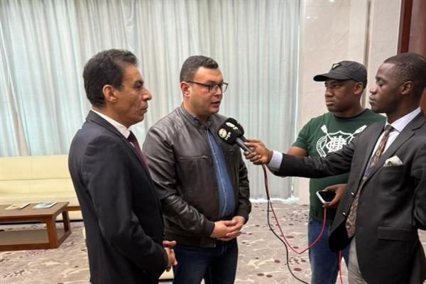 وزير الإسكان في مهمة "رسمية بغينيا الاستوائية .. تعرف على التفاصيل