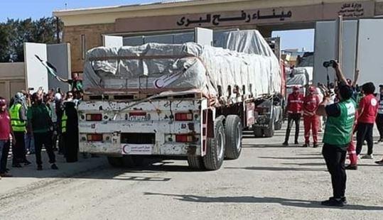 القاهرة الإخبارية : دخول 312 شاحنة مساعدات إلى غزة واستقبال 29 مصابًا عبر معبر رفح
