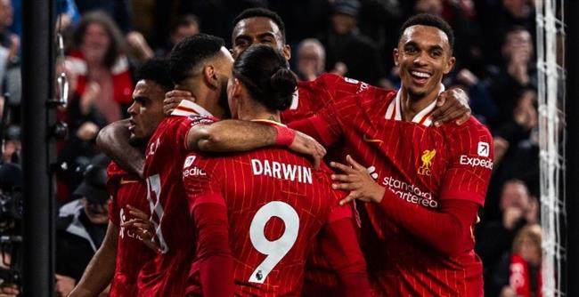 تقارير: ليفربول يخطط للتعاقد مع مدافع وظهير أيمن جديدين