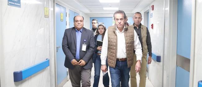 وزير الصحة يشيد بانتظام العمل بمستشفى الهلال ويوجه بصرف مكافآة لمدير المستشفى  