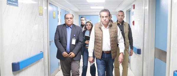 وزير الصحة يشيد بانتظام العمل بمستشفى الهلال ويوجه بصرف مكافآة لمدير المستشفى