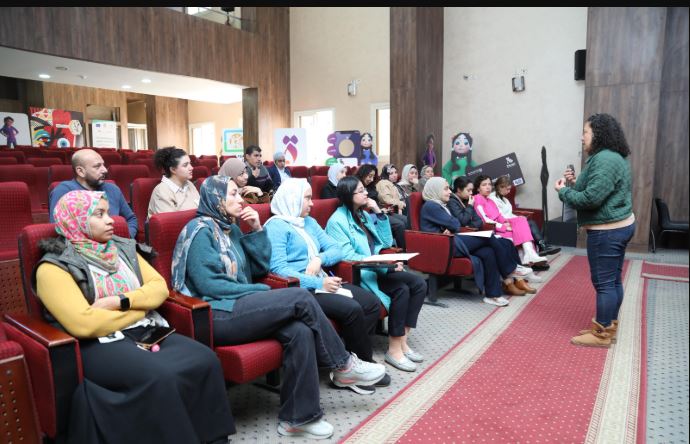 " الاحتراق الوظيفي ومهارات الاعتناء بالنفس" فى ندوة بقومى المرأة