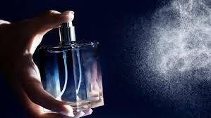   ما حكم العطر في نهار رمضان؟