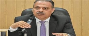   الأشموني يهدى كروت بـ (500) جنيه ويُكلف بتقديم  مساعدات فورية للأسر الأولى بالرعاية