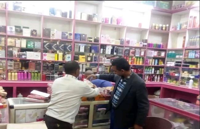 محافظ أسوان: إحالة المضبوطين بحيازة كميات من الألعاب النارية لديهم للنيابة العامة