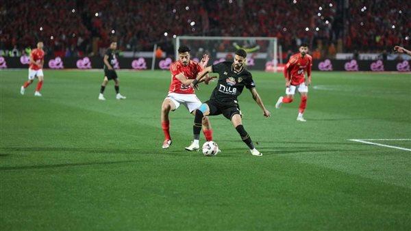 لقمة الأهلي والزمالك.. اتحاد الكرة يكشف سبب الاستعانة بحكام مصريين
