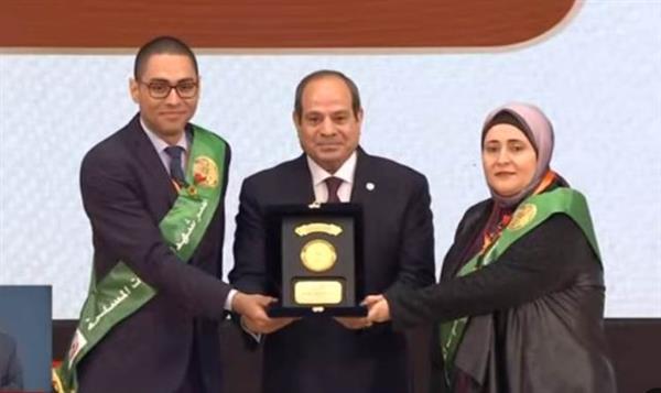 الرئيس السيسي يكرم أسر الشهداء والمصابين بمناسبة يوم الشهيد