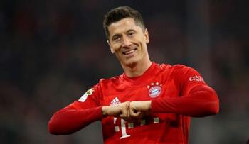   ليفاندوفسكي يرفض عرضا سعوديا مفضلا البقاء في صفوف البلوجرانا