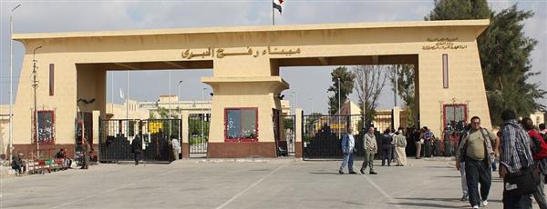ميناء رفح البري يستقبل 36 جريحا فلسطينيا و58 مرافقا لهم من قطاع غزة