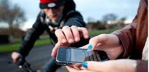 ضبط عاطل تخصص في سرقة الهواتف المحمولة من المواطنين بالقاهرة