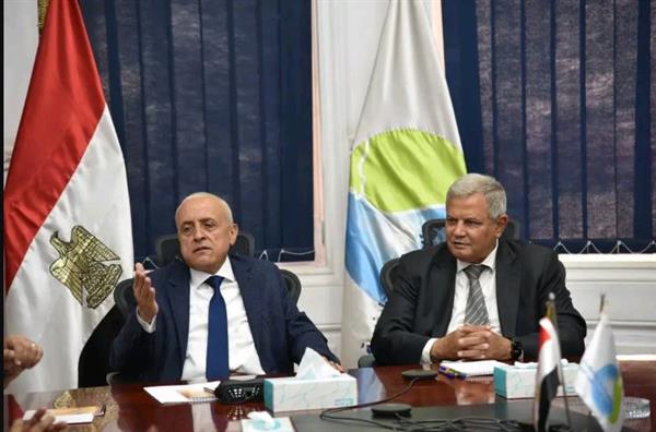 محافظ الأقصر يجتمع مع رئيس "القابضة لمياه الشرب"