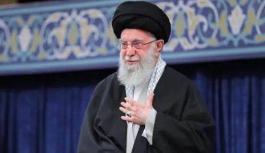خامنئي: طهران لا تسعى لـ سلاح نووي