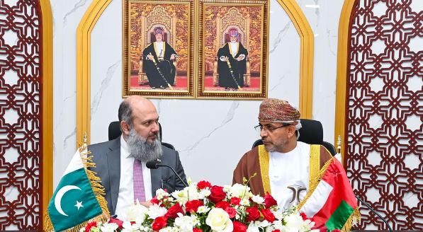 باكستان وسلطنة عمان تتفقان على تطوير المشاريع الزراعية المشتركة