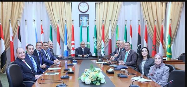 رئيس الأكاديمية العربية يشيد  بالمؤتمر الدولي للنقل البحري واللوجستيات - مارلوج