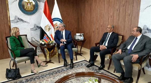 مباحثات مشتركة بين وزير البترول وسفيرة النرويج بالقاهرة