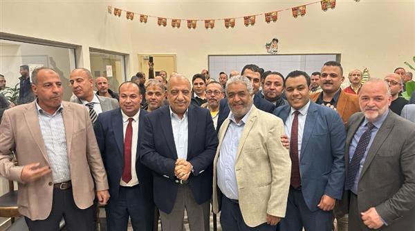 وزير الكهرباء يشارك العاملين بديوان الوزارة إفطارهم الجماعي
