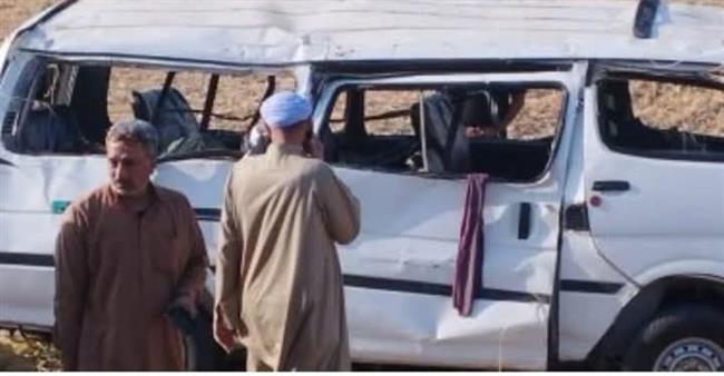 بسبب السرعة الزائدة.. إصابة 11 شخصاً إثر انقلاب ميكروباص على صحراوي المنيا 
