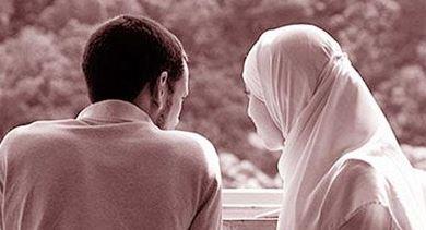 ما حكم تقبيل الزوجة في نهار رمضان؟