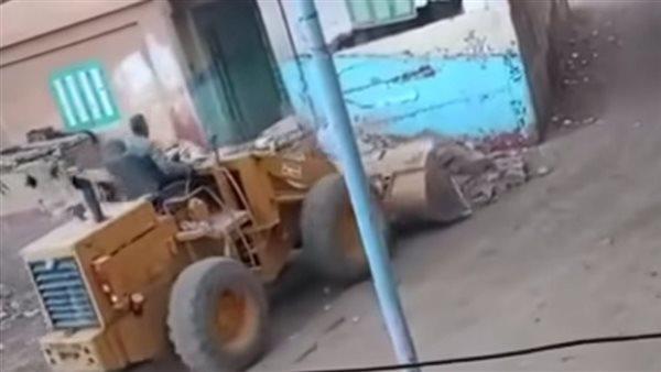 حبس المتهم بمحاولة هدم منزل أشقائه باستخدام لودر في الدقهلية