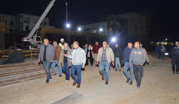 بالصور.. تفاصيل جولة رئيس الجهاز المركزي للتعمير لحديقة "تلال الفسطاط" ليلا