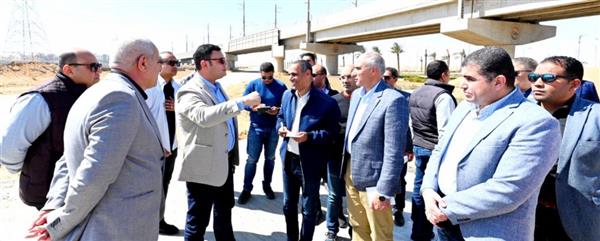 بالصور| وزير الإسكان في حدائق العاصمة
