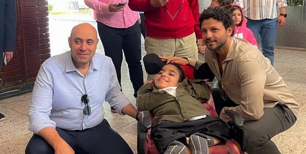" سند"  تُحقق حلم البطل الصغير ياسين بلقاء أسطورة الكرة العربية محمود الخطيب
