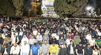 90 ألفا يؤدون صلاتي العشاء والتراويح في رحاب المسجد الأقصى
