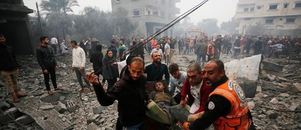 شهيد في قصف الاحتلال الإسرائيلي تجمعا للفلسطينيين وسط قطاع غزة