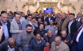   وزير الكهرباء يشارك العاملين بشركات الكهرباء والنقابة العامة للمرافق إفطارهم الجماعي