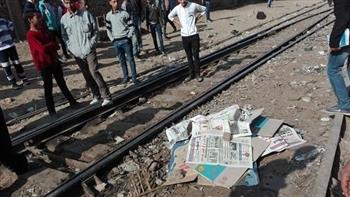   أثناء عبورها شريط السكة الحديد.. مصرع ربة منزل فى حادث قطار بسوهاج