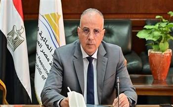   وزير الري يبحث موقف إحلال وصيانة بوابات الترع