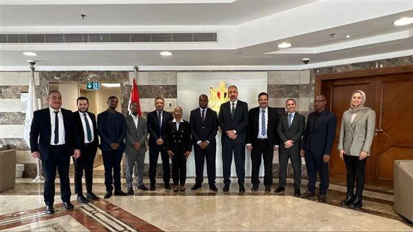 وفد فني تنزاني يزور البنك المركزي للتعرف على تجربته الناجحة في مجال الأمن السيبراني