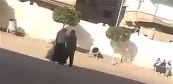   بكفالة .. اخلاء سبيل مدير مدرسة بالبحيرة بعد تعديه بالضرب على طالبتين