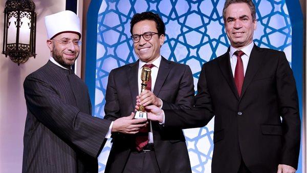 رئيس الوطنية للإعلام: تكريم الفنان سامح حسين جزء من رسالتنا في دعم القيم