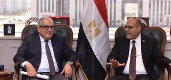   وزير العمل يلتقي رئيس الهيئة العامة للتأمين الصحي