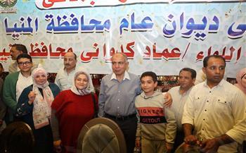   وسط أجواء من الفرحة.. محافظ المنيا يشارك موظفي الديوان العام  في إفطار جماعي