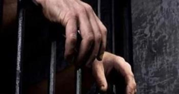    كشف ملابسات فيديو لشخص يحمل أسلحة بيضاء ويتعدى على آخر بالسب بدمياط
