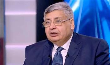   د. عوض تاج الدين: 70 ألف طبيب مصري يعملون بالخارج