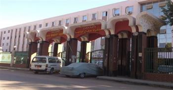   في جراحه نادرة ..مستشفى سوهاج الجامعي ينجح في إنقاذ مريض ابتلع أجسامًا معدنية حادة