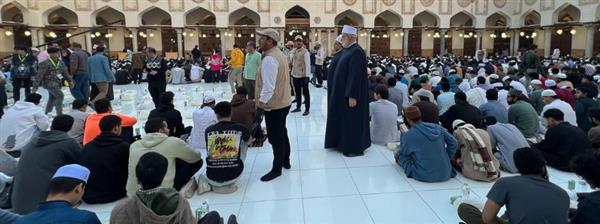وكيل الأزهر يتفقَّد الإفطار الجماعي بالجامع الأزهر … مشهد يؤكِّد عالمية رسالة الأزهر