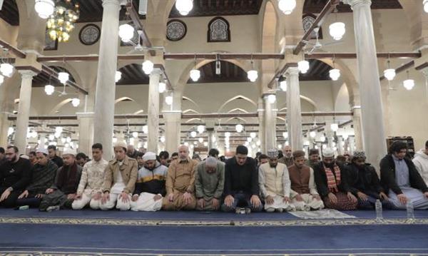 الجامع الأزهر يقيم التراويح 20 ركعة بالقراءات في الليلة الثالثة من رمضان