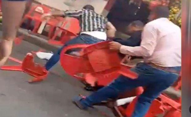 كشف ملابسات مقطع فيديو  تضمن قيام أحد الأشخاص بالتعدى على آخر بدمياط 