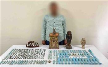  ضبط 390 قطعة أثرية بحوزة أحد الأشخاص بأسيوط بقصد الإتجار