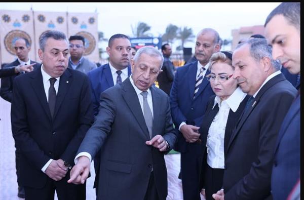 رئيس الأكاديمية العربية يجتمع بالأساتذة والطلاب على مائدة إفطار  ببورسعيد