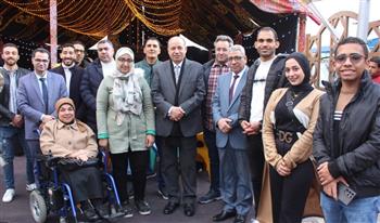  رئيس جامعة المنصورة يُشارك أبناء الجامعة من ذوي الهمم إفطار رمضان 